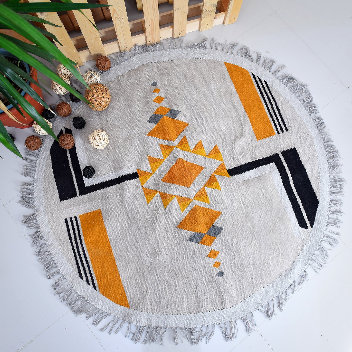 Shining Sun Kilim Round Rug