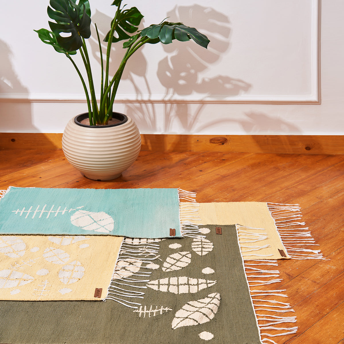Leaves Cotton Kilim Rug