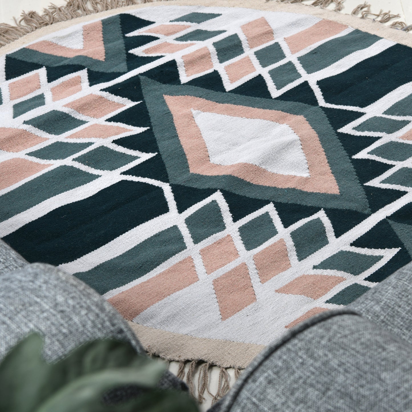 Summer Vibes Kilim Round Rug